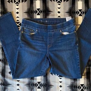 Women’s blue jeans size 12